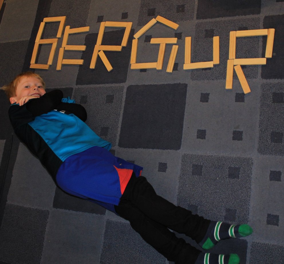 Skemmtilegur leikur með kubbana