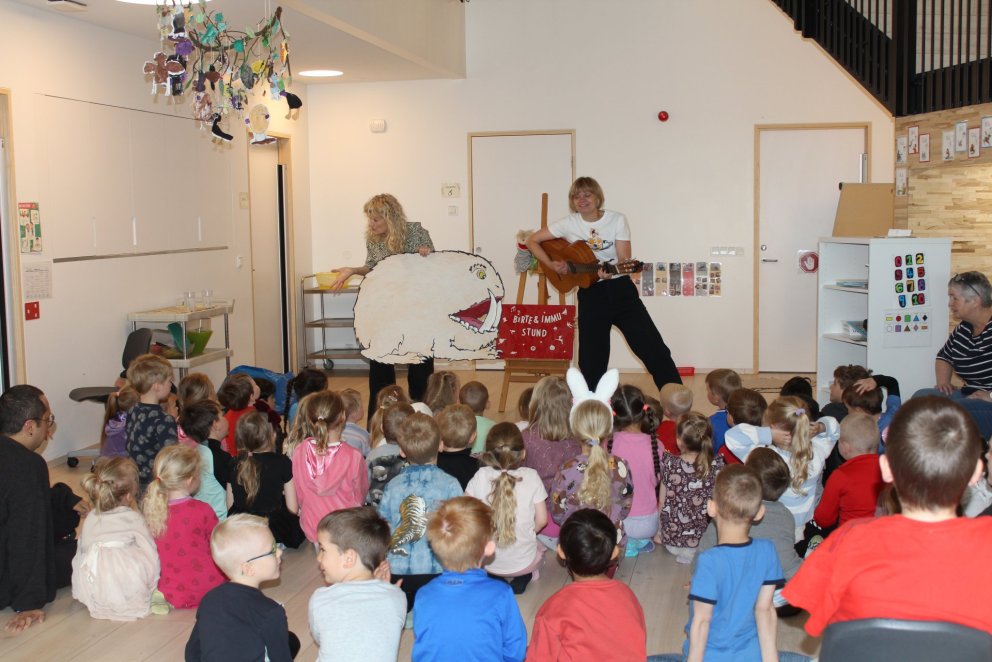 Heimsókn í tengslum við Barnamenningahátíðina á Akranesi.