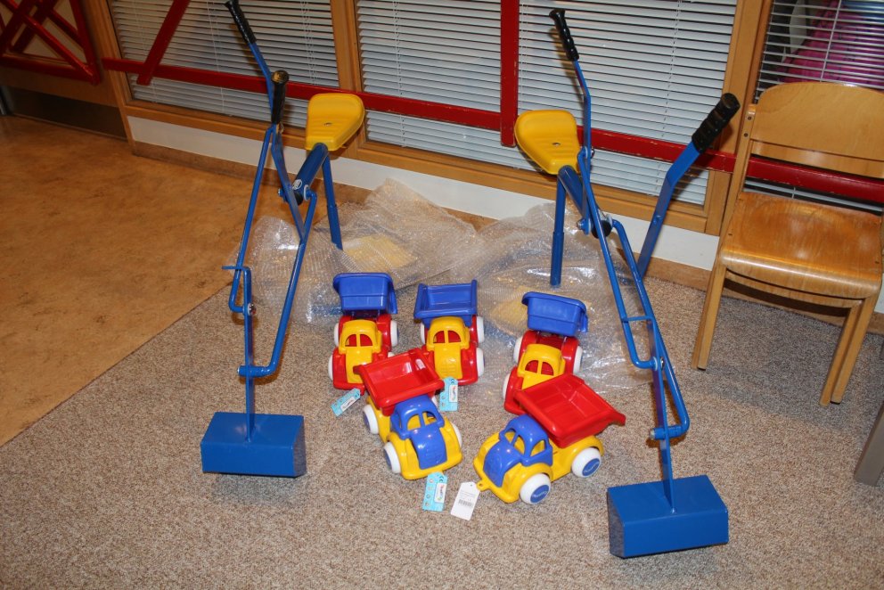 Gjöf frá foreldrum og börnum 2010 árgangs