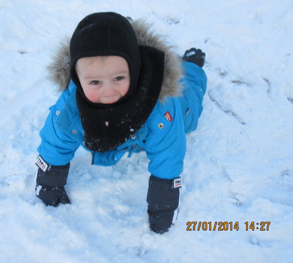 Ernu og Rúnuhópur úti í snjónum