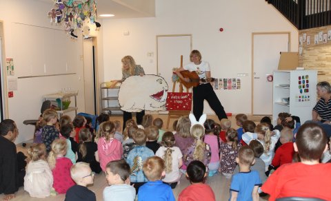Heimsókn í tengslum við Barnamenningahátíðina á Akranesi.