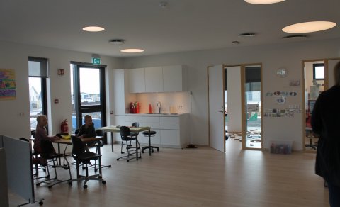 Víkin flutt í nýja leikskólann við Asparskóga